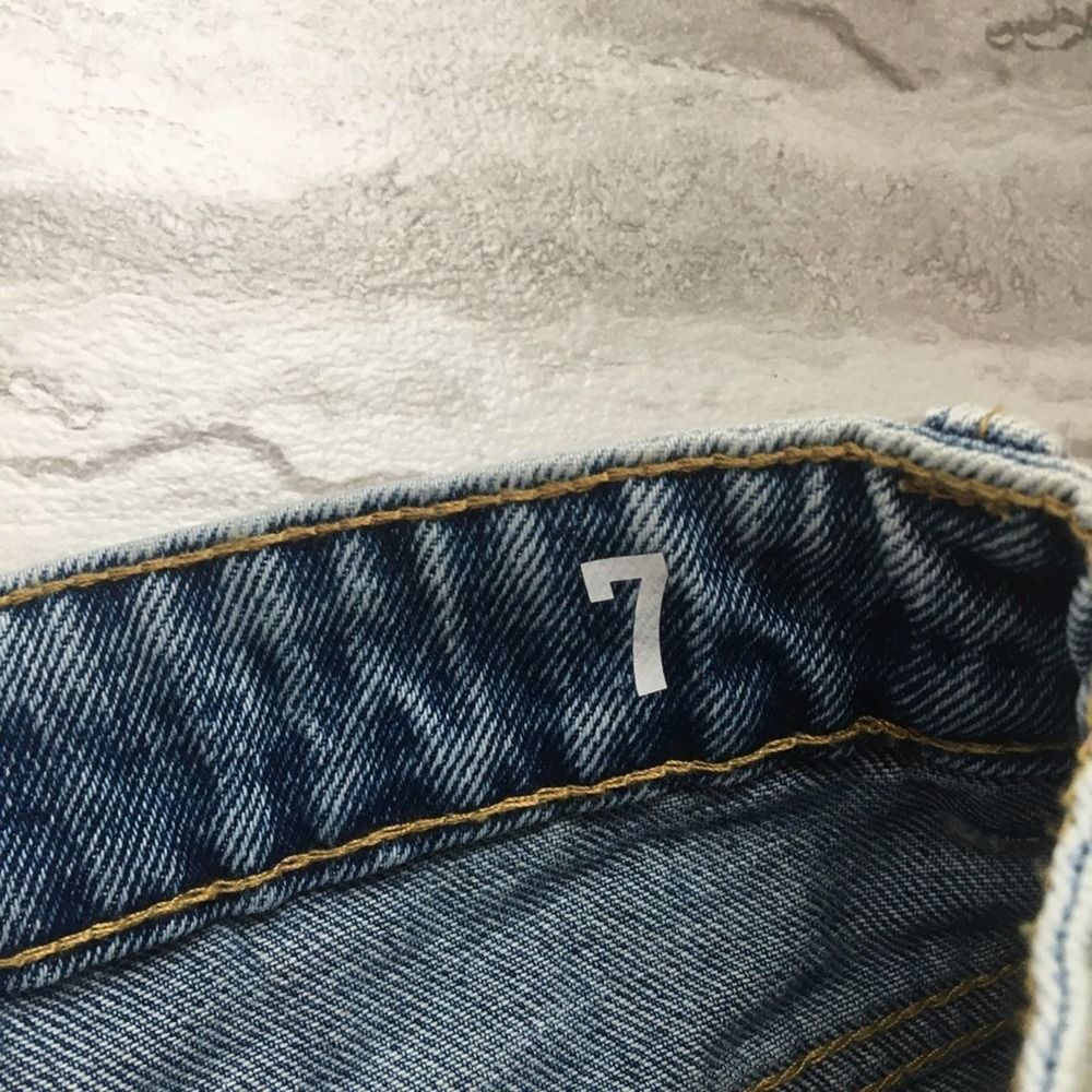 Chelsea Ultra High-Rise Acid Wash Raw Hem Jean Shorts 7 Junior's Charlotte Russe - Picture 9 of 12